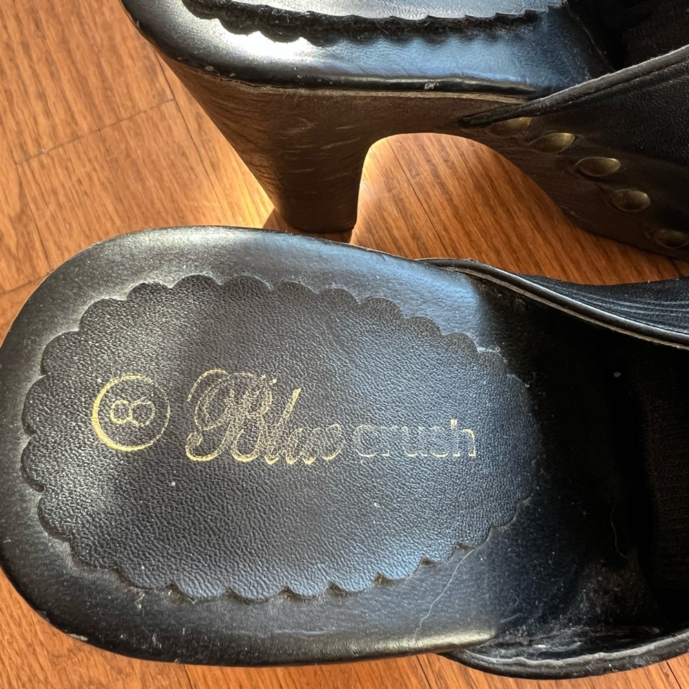 Clogs - Picture 8 of 9